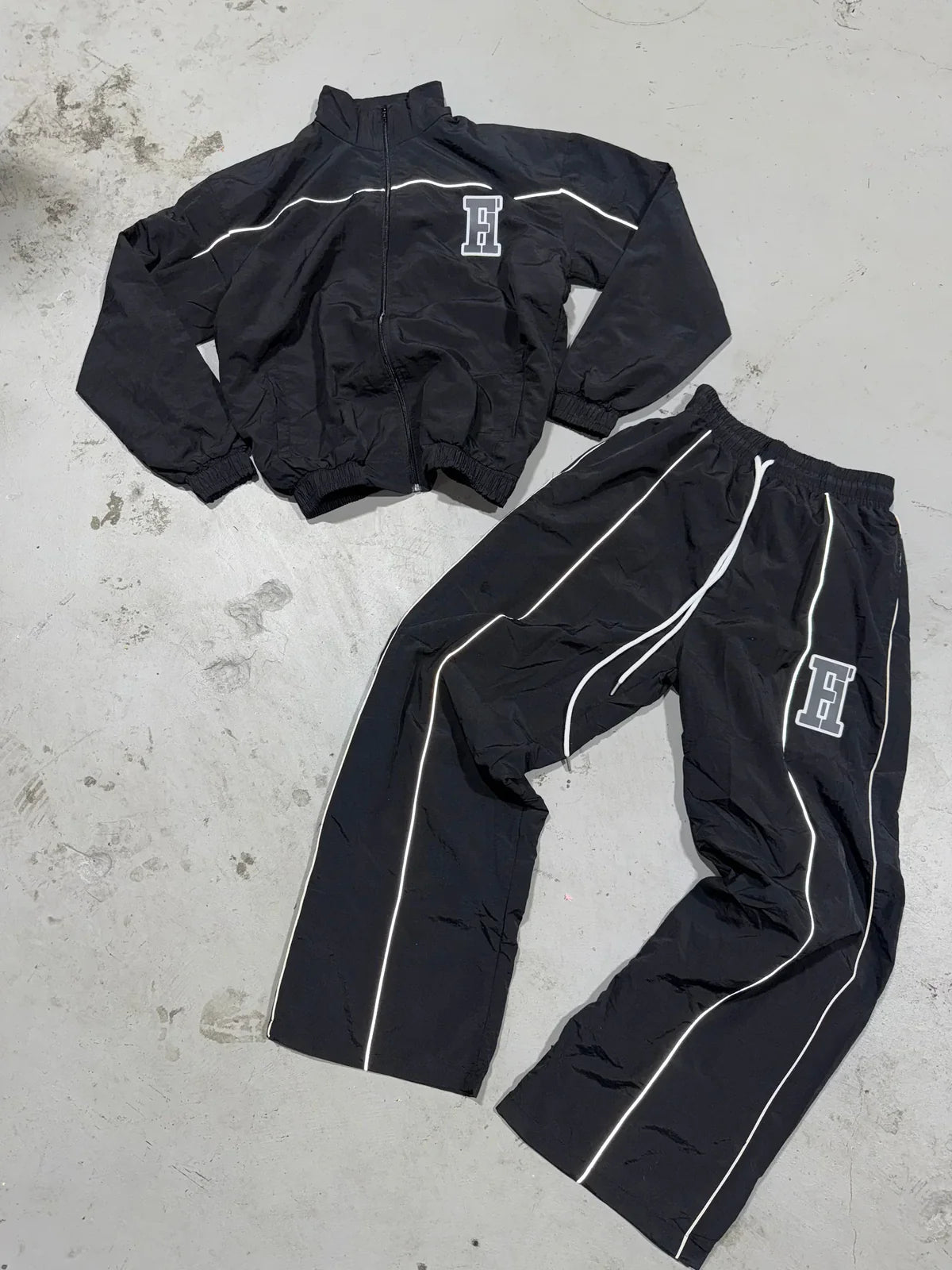 Essential Windbreaker Tracksuit Black